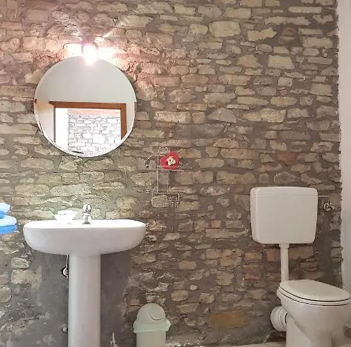فندق مبيت وإفطار Casa Re - E Vino A Montabone