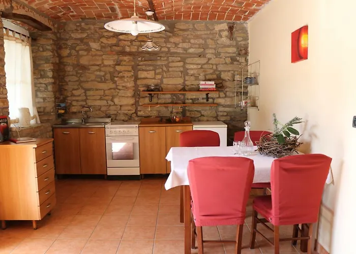 Casa Re - E Vino A Bed & Breakfast Montabone