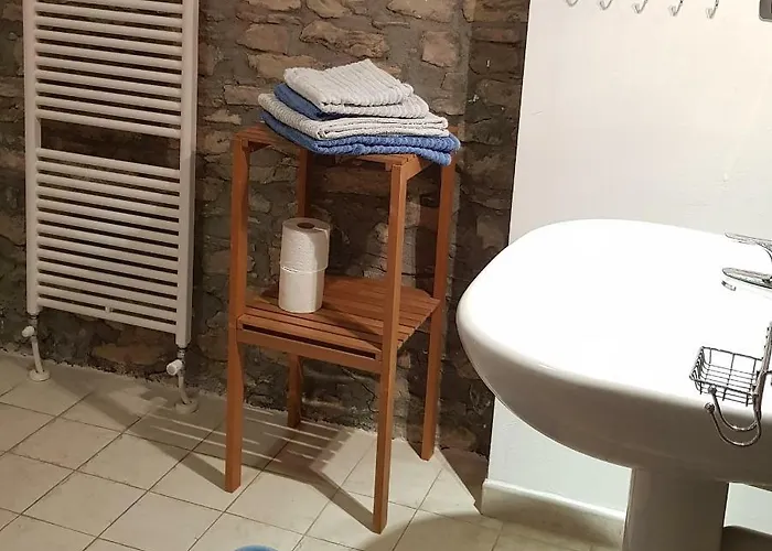 Casa Re - E Vino A 4* Montabone